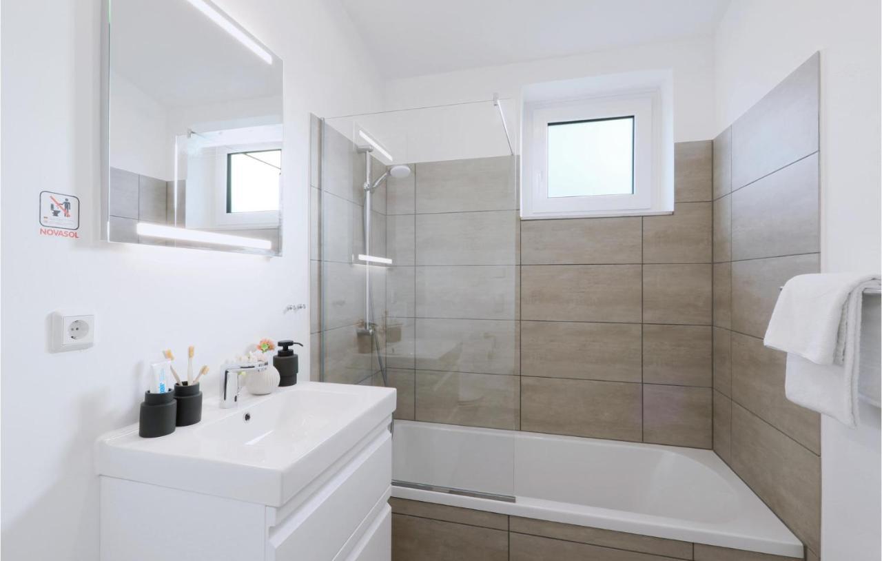 Lovely Home In Lembruch-Duemmer See With Sauna 외부 사진